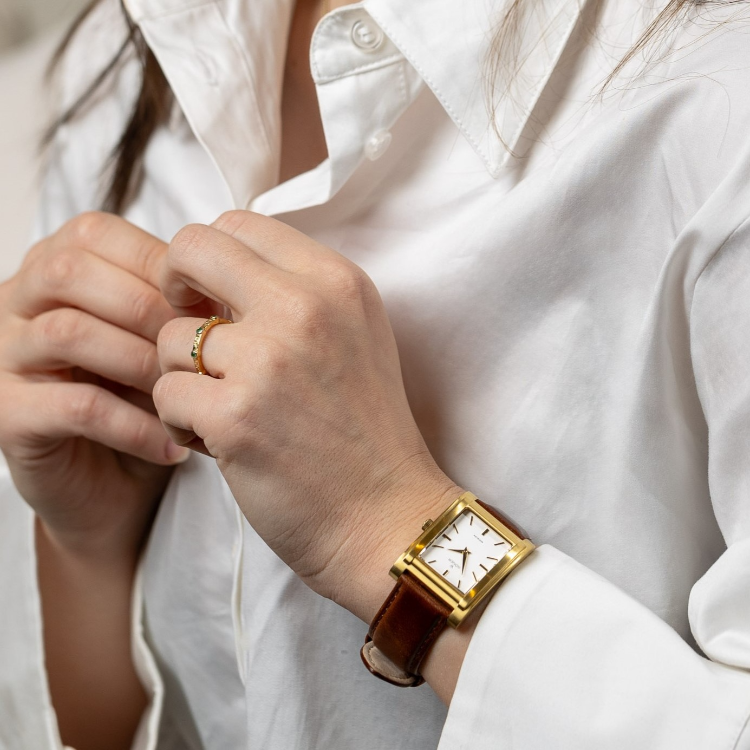 The Allure of a Gold Watch for Women and Why You Need One!