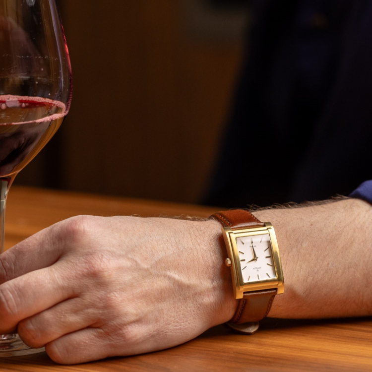 How to Choose the Perfect Gold Watch for Men | A Guide to Men's Gold Watches