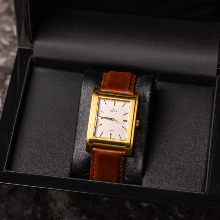 The Allure of Square Gold Watches for Men | A Statement of Distinction