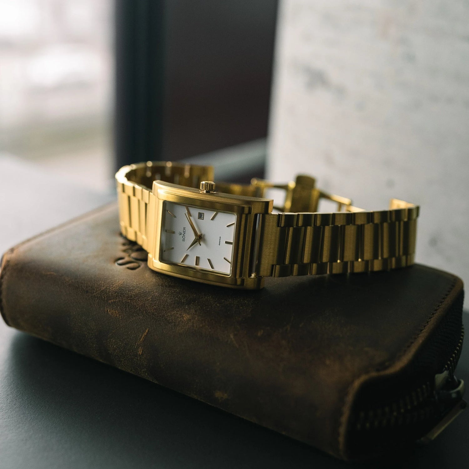Gold Wrist Watches for Men: Are They Worth the Investment?