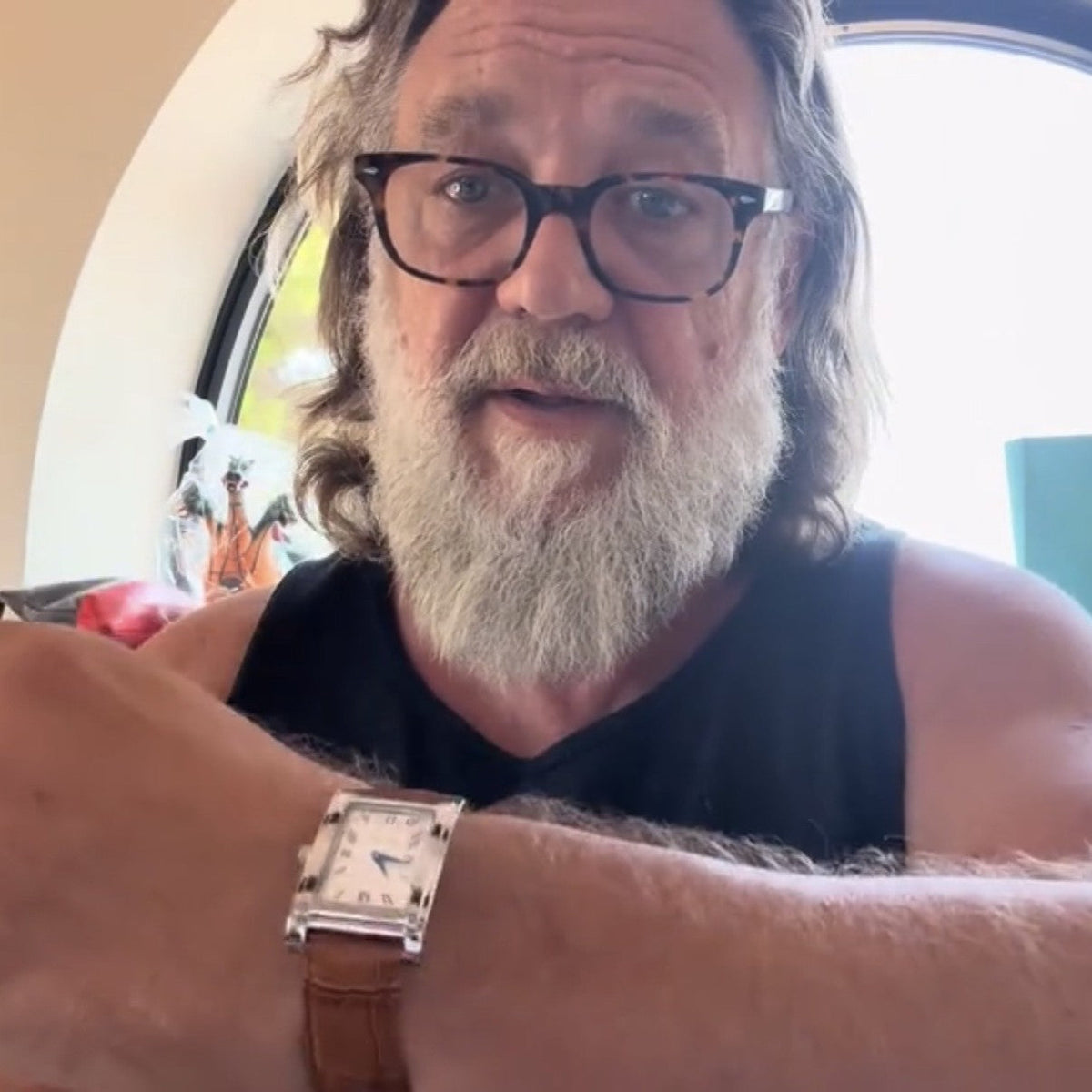 Söner rectangular watches from the order shipped to the film crew of The Last Druid in Barcelona