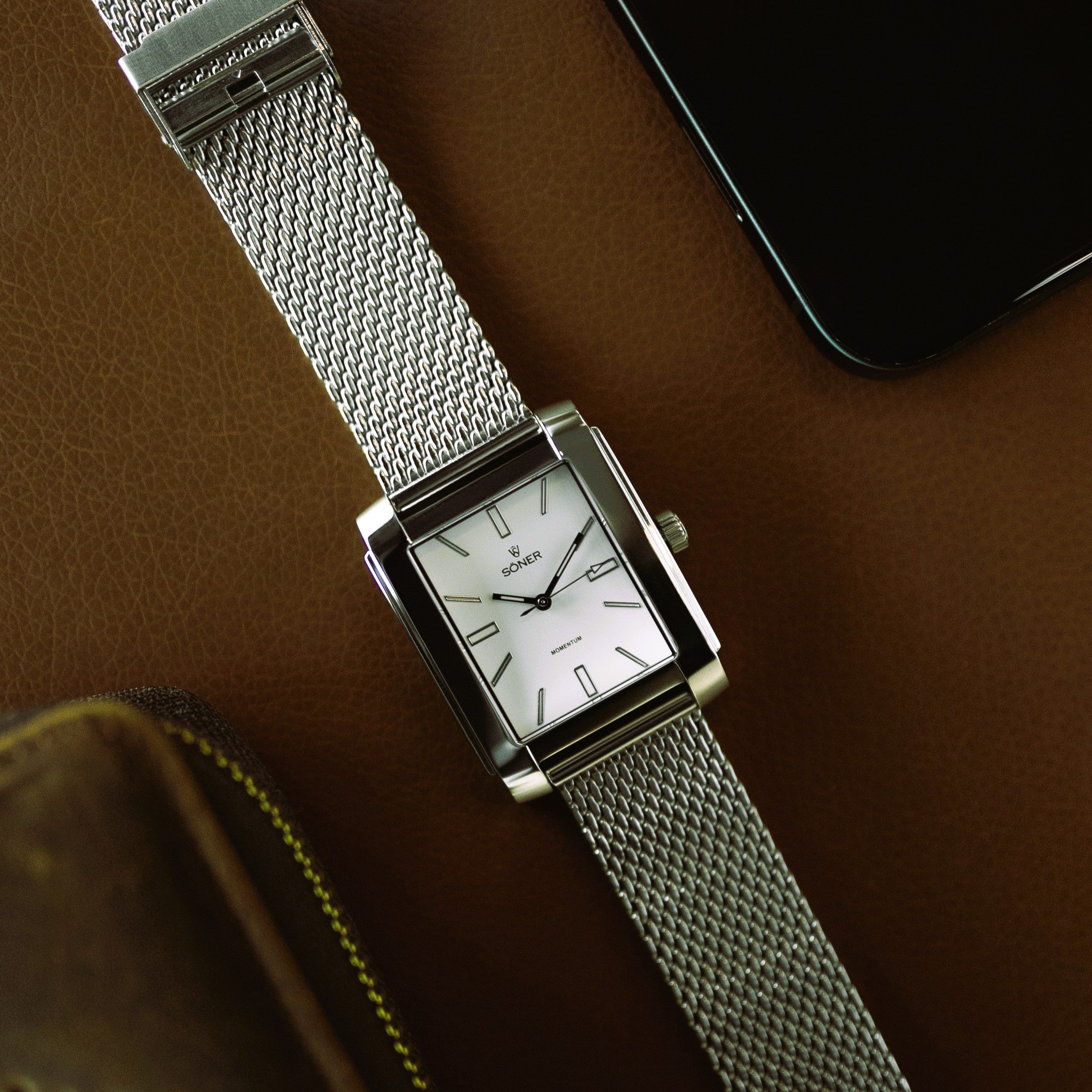 MOMENTUM HOOVER<br/>Automatic