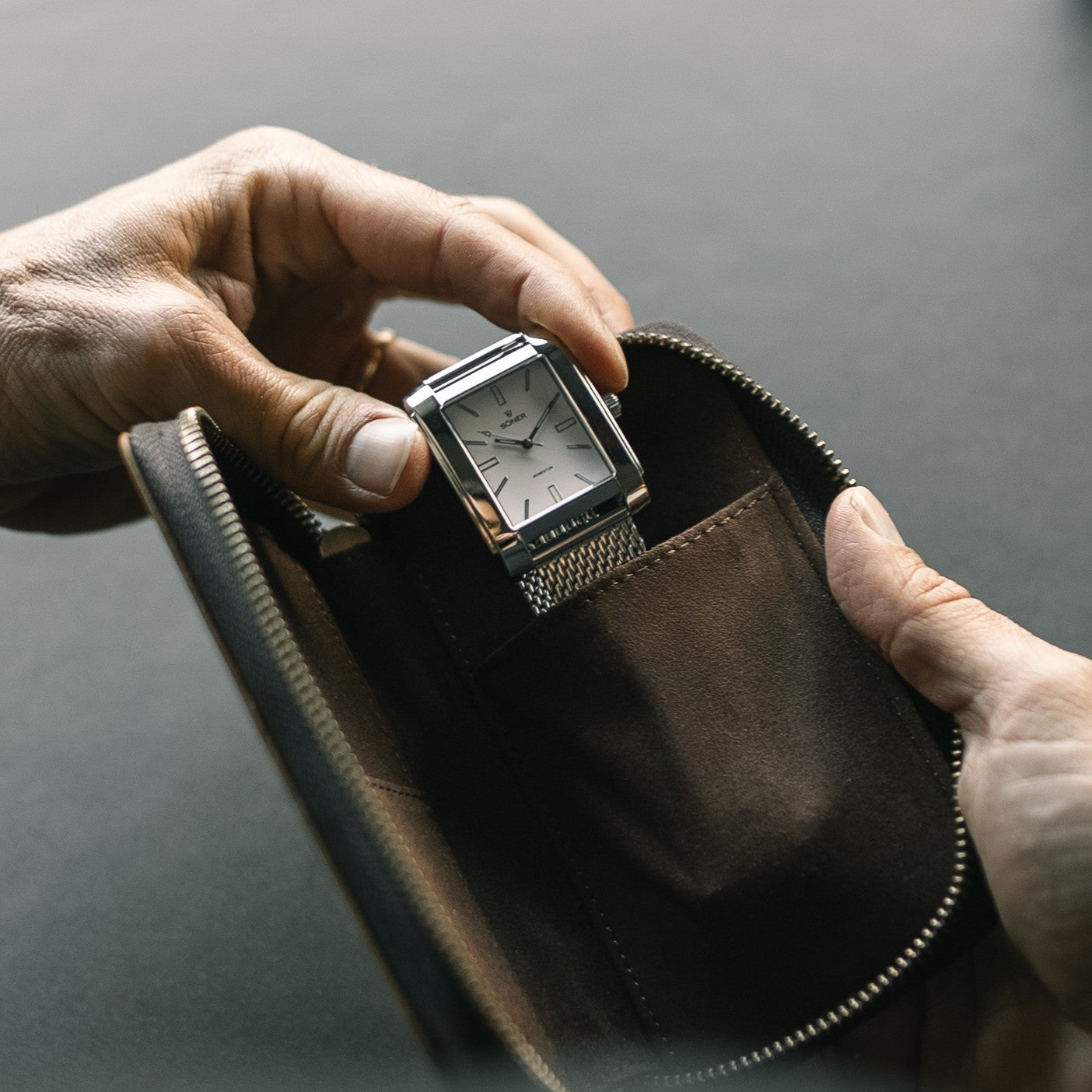 MOMENTUM HOOVER<br/>Automatic