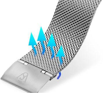 A HERITAGE Fe 22mm silver mesh watch strap features blue arrows pointing upwards, symbolizing its breathability and airflow through the material.