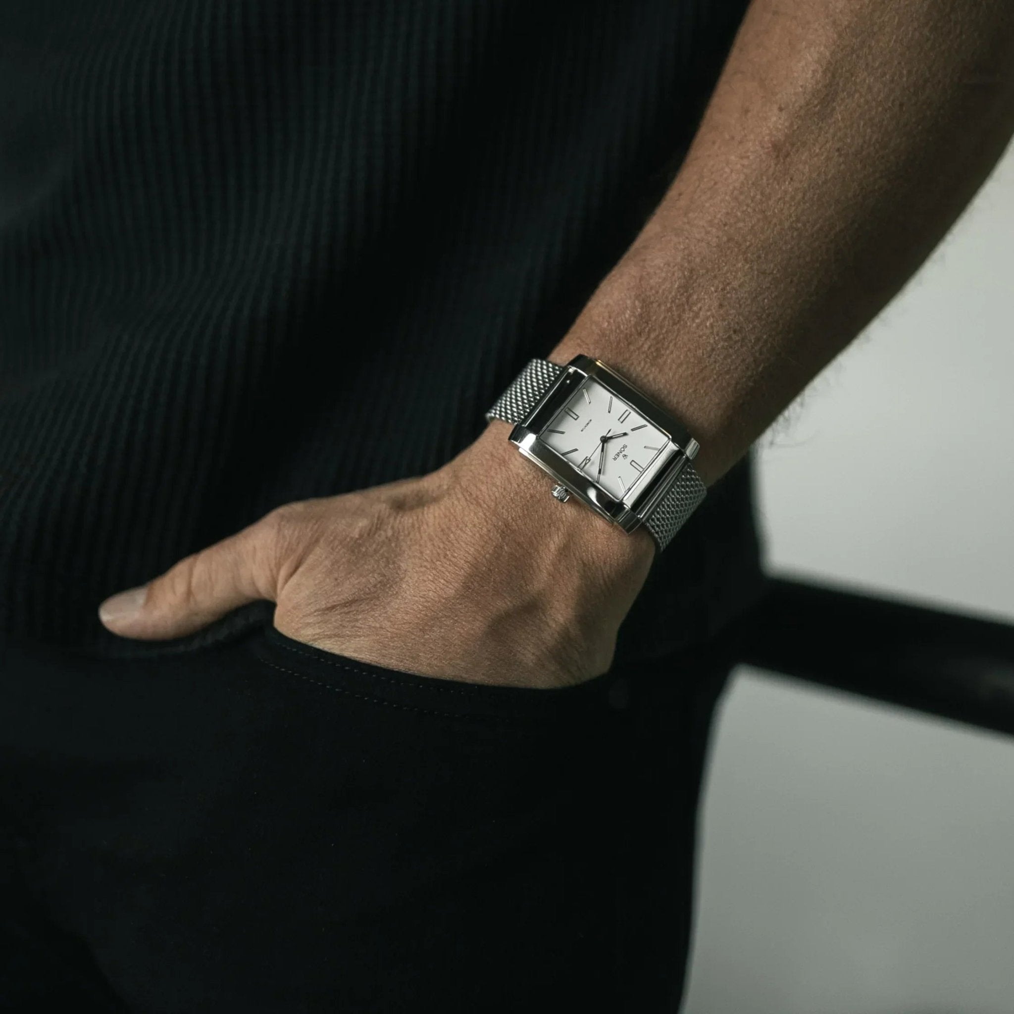 Introducing the Momentum Hoover (Self-winding): a luxurious rectangular watch.