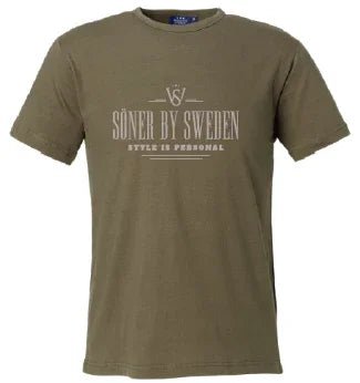 Olive green T-shirt from The Söner T-shirt collection featuring white text, SÖNER BY SWEDEN and STYLE IS PERSONAL, on the front. This design includes short sleeves and a classic crew neck.