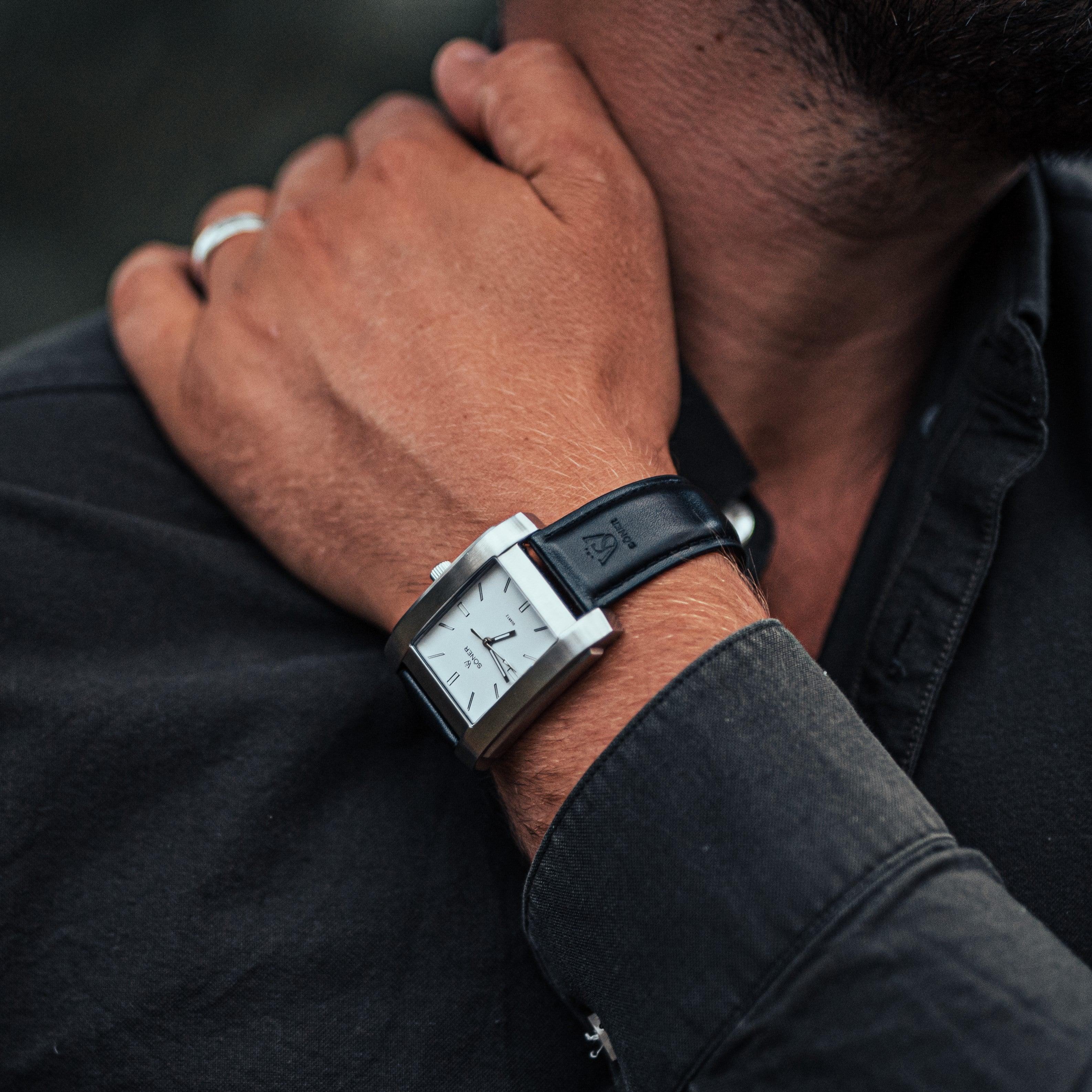 The latest trends in the square watch industry