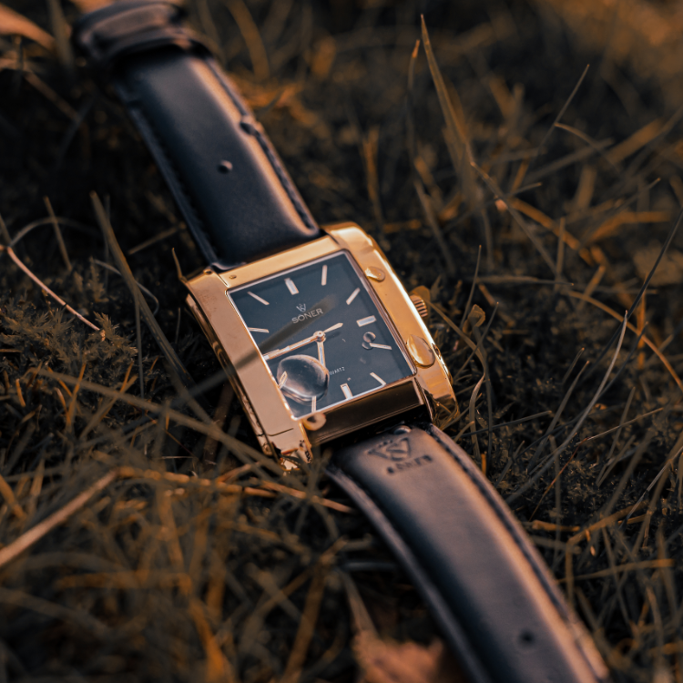 Gold Watch | Why Gold Watches Captivate Us