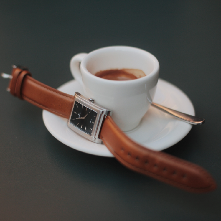 The Timeless Legacy of Square Watches: A Blend of History and Elegance