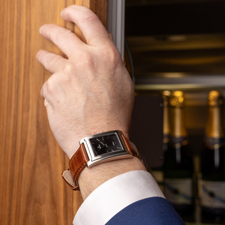 Elegant Rectangular Watches for Men: The Ultimate Statement Piece