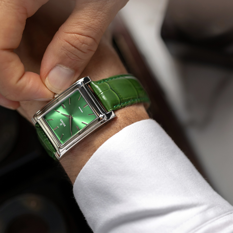 Gen Z Watches: Rectangular Timepieces Balancing Tradition and Trends