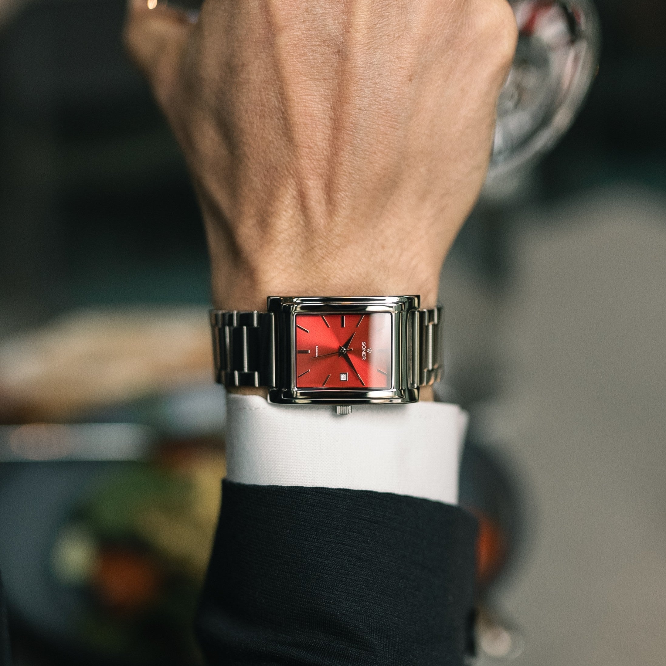 square watch, rectangular watch, square vs rectangular watch, what is a square watch