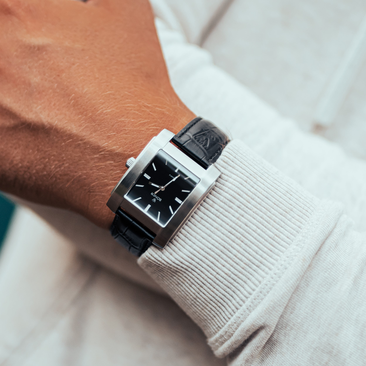 Caring for Your Wristwatch: Maintenance Tips for Long-Lasting Performance