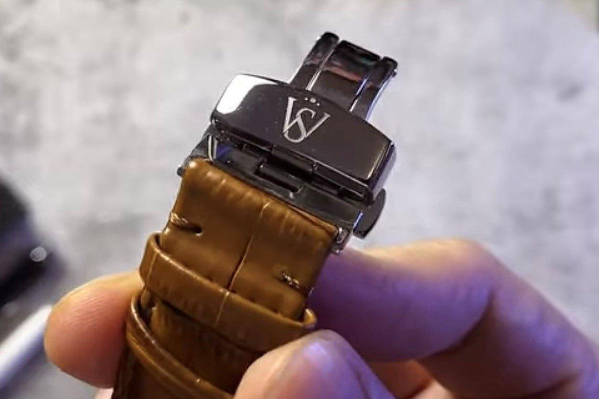 Why use a butterfly clasp? - The Rectangular Watch Brand | Söner Watches